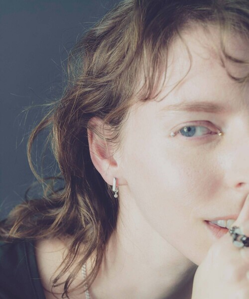 and cloud（アンドクラウド）の「○Pearl 2way Square Pierce / Single（ピアス（片耳用）・レディース・ブラック/シルバー/イエローゴールド・FREE）」の8枚目の写真