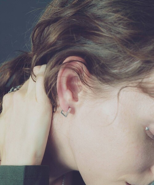 and cloud（アンドクラウド）の「○Pearl 2way Square Pierce / Single（ピアス（片耳用）・レディース・ブラック/シルバー/イエローゴールド・FREE）」の10枚目の写真