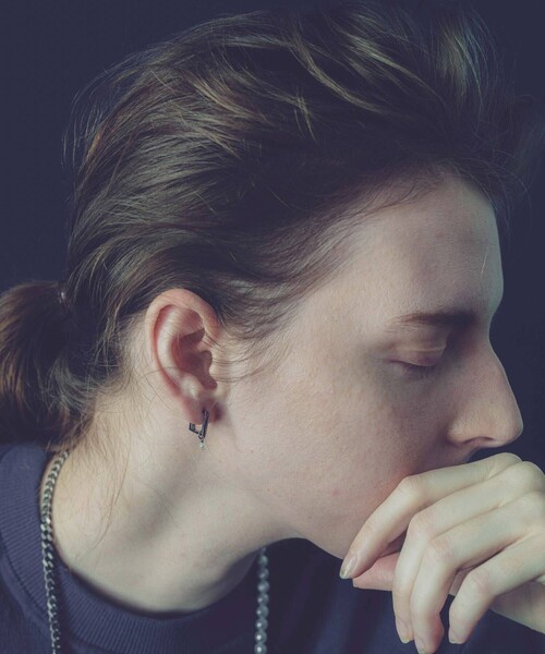 and cloud（アンドクラウド）の「○Pearl 2way Square Pierce / Single（ピアス（片耳用）・レディース・ブラック/シルバー/イエローゴールド・FREE）」の14枚目の写真
