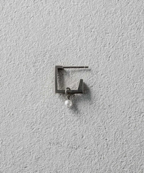 and cloud（アンドクラウド）の「○Pearl 2way Square Pierce / Single（ピアス（片耳用）・レディース・ブラック/シルバー/イエローゴールド・FREE）」の16枚目の写真