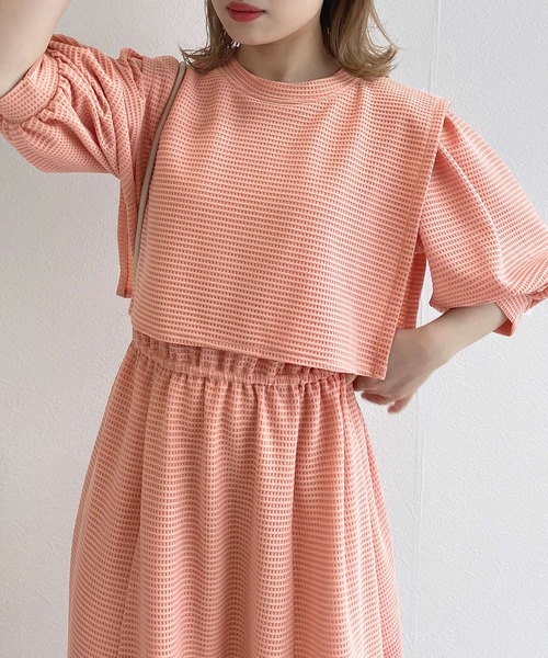 w closet（ダブルクローゼット）の「フェイクレイヤード半袖ワンピース（ワンピース・レディース・アイボリー/グレイッシュベージュ/ピンク/ブルー/グリーン/ブラック・FREE）」の8枚目の写真