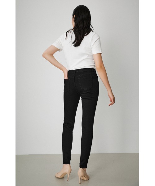 AZUL by moussy(アズールバイマウジー)の「A PERFECT DENIM AIR /アパーフェクトデニムエアー(デニムパンツ・レディース・ブラック/ダークブルー/ブルー・LARGE/MEDIUM/XX-SMALL/X-LARGE/X-SMALL/SMALL)」の4枚目の写真