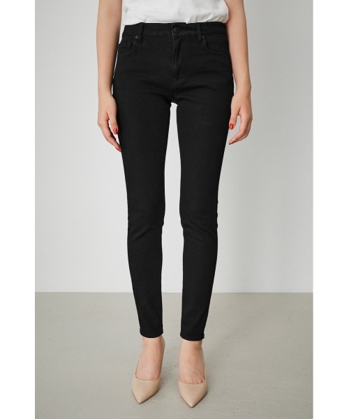 AZUL by moussy(アズールバイマウジー)の「A PERFECT DENIM AIR /アパーフェクトデニムエアー(デニムパンツ・レディース・ブラック/ダークブルー/ブルー・LARGE/MEDIUM/XX-SMALL/X-LARGE/X-SMALL/SMALL)」の6枚目の写真