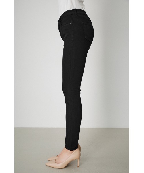 AZUL by moussy(アズールバイマウジー)の「A PERFECT DENIM AIR /アパーフェクトデニムエアー(デニムパンツ・レディース・ブラック/ダークブルー/ブルー・LARGE/MEDIUM/XX-SMALL/X-LARGE/X-SMALL/SMALL)」の7枚目の写真
