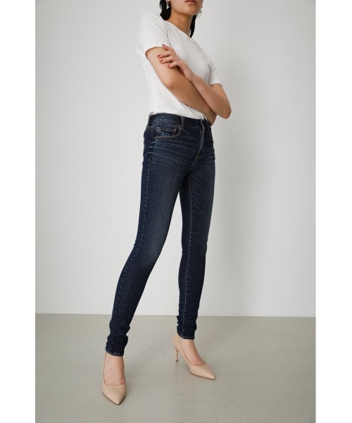 AZUL by moussy(アズールバイマウジー)の「A PERFECT DENIM AIR /アパーフェクトデニムエアー(デニムパンツ・レディース・ブラック/ダークブルー/ブルー・LARGE/MEDIUM/XX-SMALL/X-LARGE/X-SMALL/SMALL)」の21枚目の写真