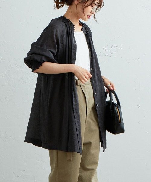 PUAL CE CIN（ピュアルセシン）の「コットンラミーシャーリング2WAYブラウス（シャツ/ブラウス・レディース・チャコールグレー/ライトベージュ/マスタード/オフホワイト・FREE）」の3枚目の写真