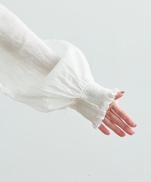 PUAL CE CIN（ピュアルセシン）の「コットンラミーシャーリング2WAYブラウス（シャツ/ブラウス・レディース・チャコールグレー/ライトベージュ/マスタード/オフホワイト・FREE）」の15枚目の写真