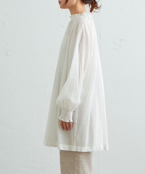 PUAL CE CIN（ピュアルセシン）の「コットンラミーシャーリング2WAYブラウス（シャツ/ブラウス・レディース・チャコールグレー/ライトベージュ/マスタード/オフホワイト・FREE）」の12枚目の写真