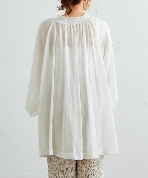 PUAL CE CIN（ピュアルセシン）の「コットンラミーシャーリング2WAYブラウス（シャツ/ブラウス・レディース・チャコールグレー/ライトベージュ/マスタード/オフホワイト・FREE）」の7枚目の写真