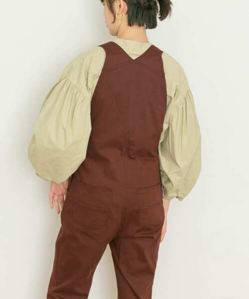 UR Lab.（アーバンリサーチラボ）の「シャーリングブラウス（シャツ/ブラウス・レディース・ネイビー/オフホワイト/ライトカーキ・FREE）」の18枚目の写真