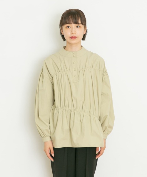 UR Lab.（アーバンリサーチラボ）の「シャーリングブラウス（シャツ/ブラウス・レディース・ネイビー/オフホワイト/ライトカーキ・FREE）」の8枚目の写真