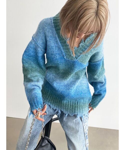 EMODA（エモダ）の「オーバーVネッククラッシュニット（ニット/セーター・レディース・ブラック/グレー/レッド/ブルー/ピンク・FREE）」の19枚目の写真