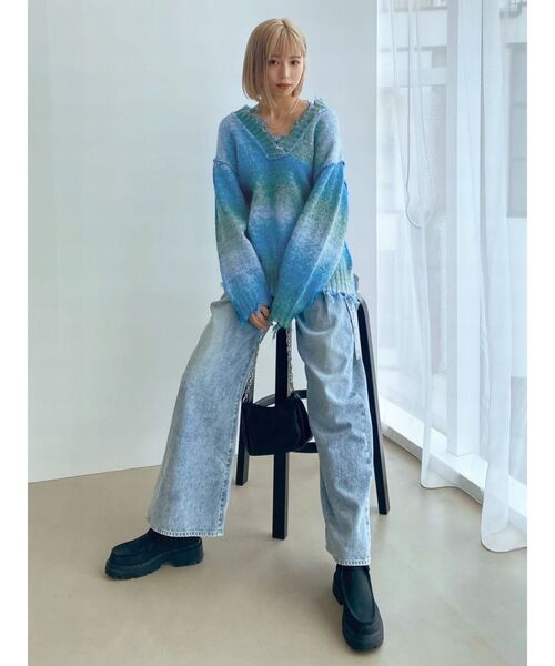 EMODA（エモダ）の「オーバーVネッククラッシュニット（ニット/セーター・レディース・ブラック/グレー/レッド/ブルー/ピンク・FREE）」の20枚目の写真