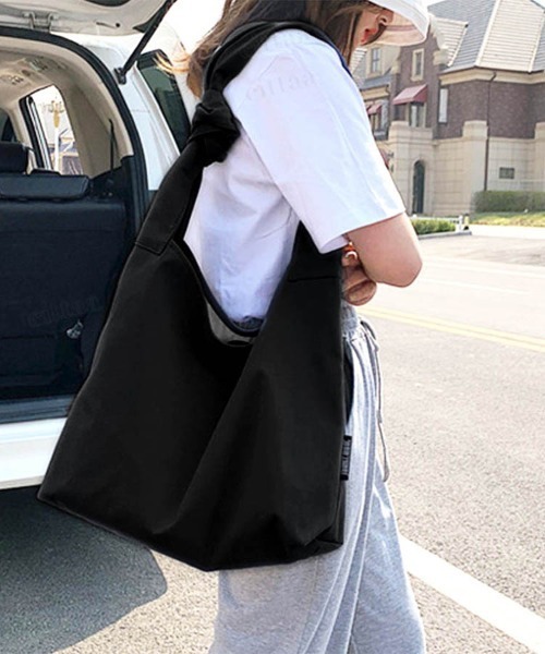 Dalfwin（ダールフィン）の「2022 AW 秋冬　リボンショルダートートバッグ（トートバッグ・レディース・ブラック/アイボリー・ONE SIZE）」の4枚目の写真