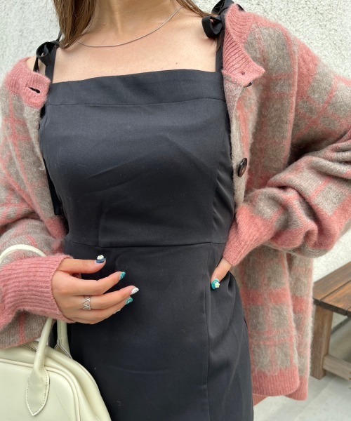 nemne store（ネンネストア）の「【低身長用サイズあり】スリット入りリボンキャミワンピース（ワンピース・レディース・ブラック/ブラウン・SMALL/MEDIUM）」の7枚目の写真