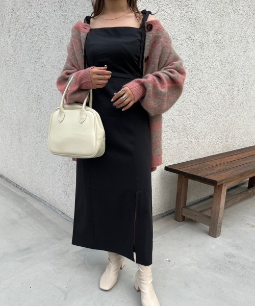 nemne store（ネンネストア）の「【低身長用サイズあり】スリット入りリボンキャミワンピース（ワンピース・レディース・ブラック/ブラウン・SMALL/MEDIUM）」の4枚目の写真