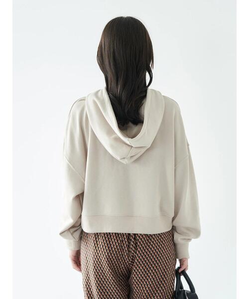 earth music&ecology（アースミュージックアンドエコロジー）の「ショート丈カラーパーカー（パーカー・レディース・ブラック/パープル/グリーン/マスタード/ライトベージュ・FREE）」の9枚目の写真