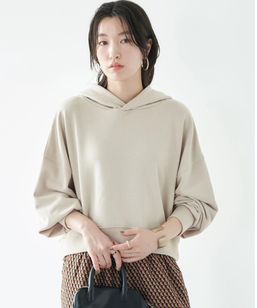 earth music&ecology（アースミュージックアンドエコロジー）の「ショート丈カラーパーカー（パーカー・レディース・ブラック/パープル/グリーン/マスタード/ライトベージュ・FREE）」の3枚目の写真