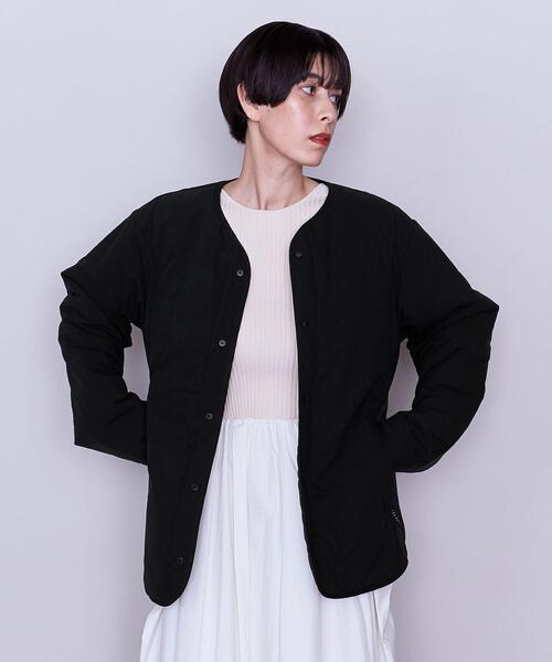 DESCENTE（デサント）の「別注＜DESCENTE ddd ＞ ノーカラーコート（ノーカラーコート・レディース・ブラック/オレンジ・SMALL/MEDIUM）」の2枚目の写真