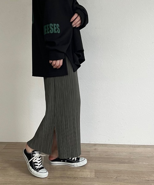ISOOK(アイスー)の「【ZOZO限定】Pleated long skirt / プリーツロングスカート(スカート・レディース・カーキ/バーガンディー・FREE)」の12枚目の写真