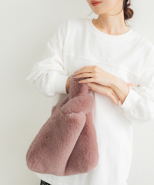 coca（coca）（コカ）の「フェイクファーバッグ（ハンドバッグ・レディース・アイボリー/キャメル/ピンク系その他/チャコール・ONE SIZE）」の4枚目の写真