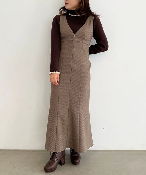 MAJESTIC LEGON(マジェスティックレゴン)の「Vネックマーメイドジャンスカ(ジャンパースカート・レディース・ブラック/グレー/ブラウン系その他2・MEDIUM/SMALL)」の3枚目の写真