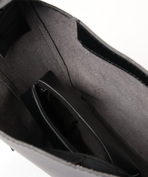 IAMUSE（アイアミューズ）の「ワイドベルトフェイクレザーショルダーバッグ　ポーチセット S0839【IAMUSE】（ショルダーバッグ・レディース・ブラック/ブラウン・FREE）」の7枚目の写真