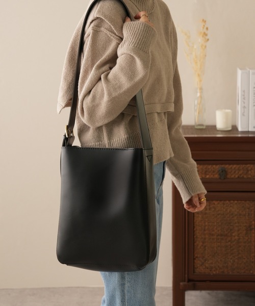 IAMUSE（アイアミューズ）の「ワイドベルトフェイクレザーショルダーバッグ　ポーチセット S0839【IAMUSE】（ショルダーバッグ・レディース・ブラック/ブラウン・FREE）」の18枚目の写真