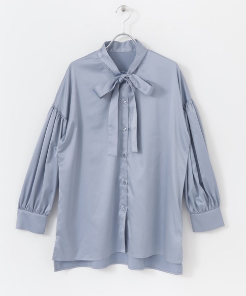 HEYUMM（ヘユム）の「サテンボウタイブラウス（シャツ/ブラウス・レディース・オフホワイト/ライトブラウン/ライトブルー・ONE）」の5枚目の写真