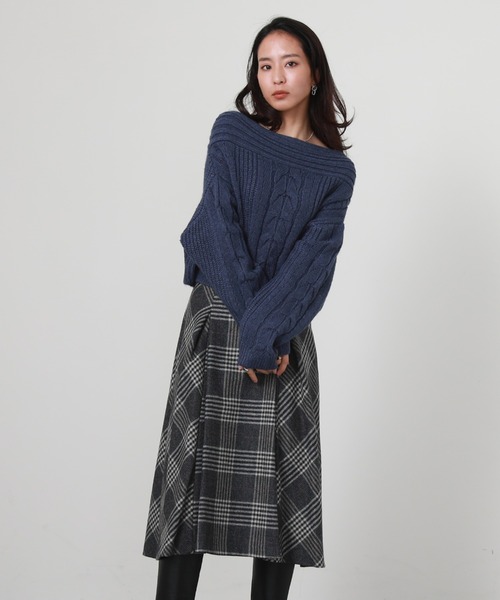 Cheek(チーク)の「オフショルケーブルニット(ニット/セーター・レディース・アイボリー/オレンジ/ブルー・MEDIUM)」の18枚目の写真