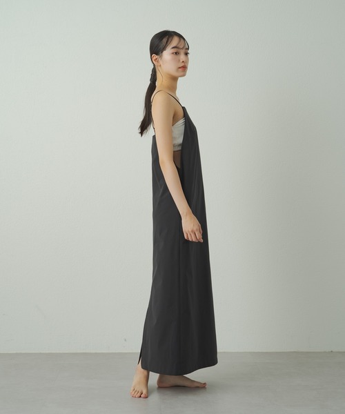 earthy（アーシー）の「【earthy_】キーピングキャミワンピース（ワンピース・レディース・ベージュ/ブラック・FREE）」の8枚目の写真