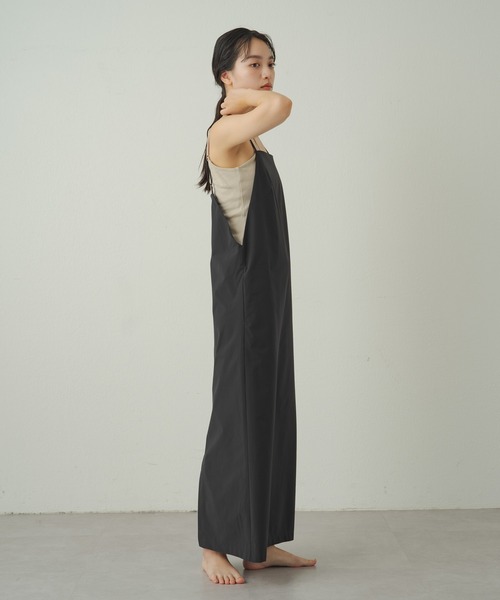 earthy（アーシー）の「【earthy_】キーピングキャミワンピース（ワンピース・レディース・ベージュ/ブラック・FREE）」の9枚目の写真