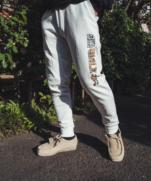 AIRWALK（エアウォーク）の「【AIRWALK】エアウォーク　グラフィック　ジョガーパンツ　Unisex-12oz. ヘビーウェイト　AWM31501（その他パンツ・メンズ・ホワイト/ブラック/ダークブルー・LARGE/MEDIUM/X-LARGE）」の19枚目の写真