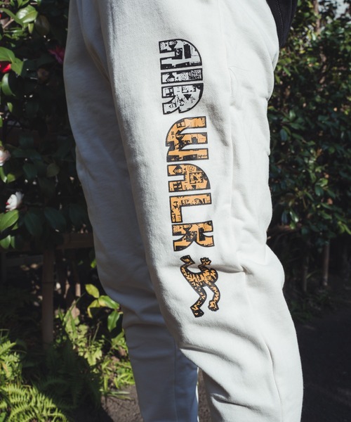 AIRWALK（エアウォーク）の「【AIRWALK】エアウォーク　グラフィック　ジョガーパンツ　Unisex-12oz. ヘビーウェイト　AWM31501（その他パンツ・メンズ・ホワイト/ブラック/ダークブルー・LARGE/MEDIUM/X-LARGE）」の17枚目の写真