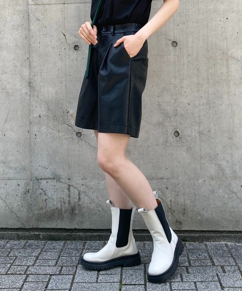 SETUP7（セットアップセブン）の「【SETUP7】PUレザーワンタックショートパンツ KNF　※（その他パンツ・レディース・グリーン/ブラック/ベージュ・S/M）」の9枚目の写真