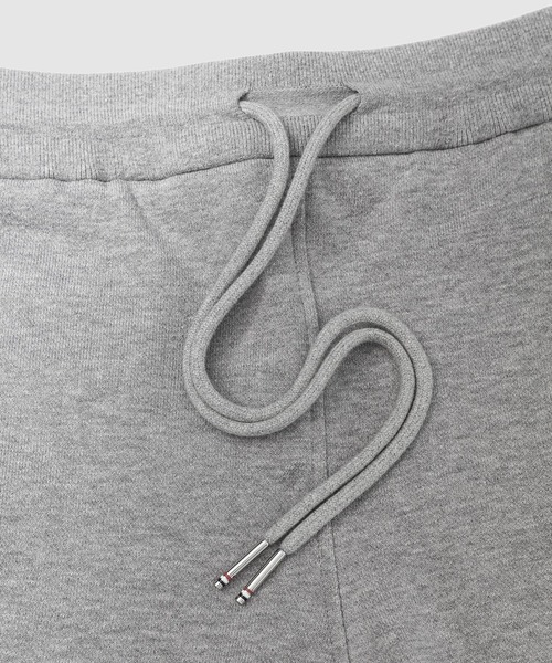 THOM BROWNE（トムブラウン）の「CLASSIC SWEAT SHORTS WITH ENGINEERED 4 BAR STRIPES IN CLASSIC LOOP BACK（その他パンツ・メンズ・ライトグレー/ブルー・0/1/2）」の4枚目の写真