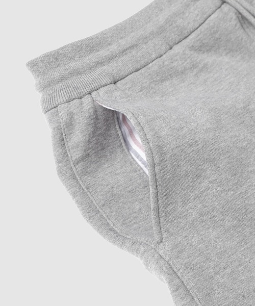 THOM BROWNE（トムブラウン）の「CLASSIC SWEAT SHORTS WITH ENGINEERED 4 BAR STRIPES IN CLASSIC LOOP BACK（その他パンツ・メンズ・ライトグレー/ブルー・0/1/2）」の5枚目の写真