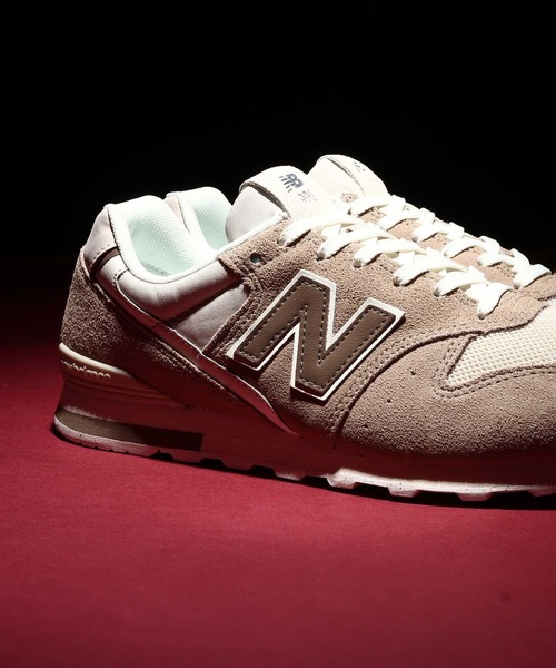 NEW BALANCE(ニューバランス)の「New Balance WL996CJ2 / ニューバランス WL996CJ2(スニーカー・レディース・ベージュ・23.0cm/22.5cm/24.0cm/23.5cm/24.5cm/25.0cm)」の3枚目の写真
