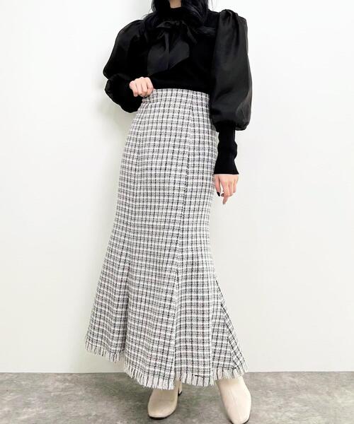 INGNI（イング）の「裾フリンジツイードマーメイドスカート（スカート・レディース・ホワイト×ブラック/ブラック・FREE）」の3枚目の写真
