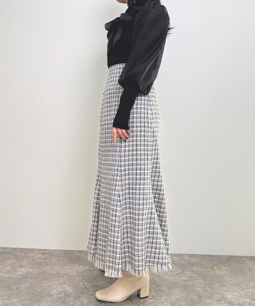 INGNI（イング）の「裾フリンジツイードマーメイドスカート（スカート・レディース・ホワイト×ブラック/ブラック・FREE）」の10枚目の写真