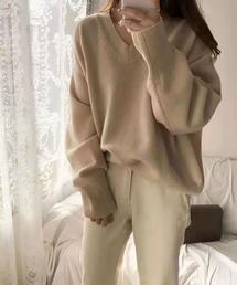 Vネックサイドスリットニット
