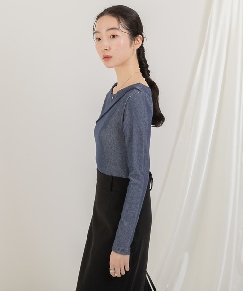 Jeudi(ジュディ)の「オフショルダーティーカラートップス(Tシャツ/カットソー・レディース・ブラック/ネイビー/アイボリー・FREE)」の3枚目の写真