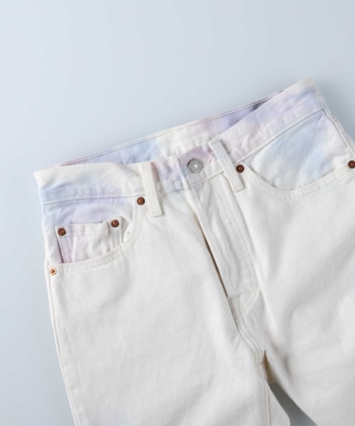 Levi's(リーバイス)の「【Levi's】501カラーデニムパンツ(デニムパンツ・レディース・ホワイト・24inch/25inch/26inch/27inch)」の2枚目の写真