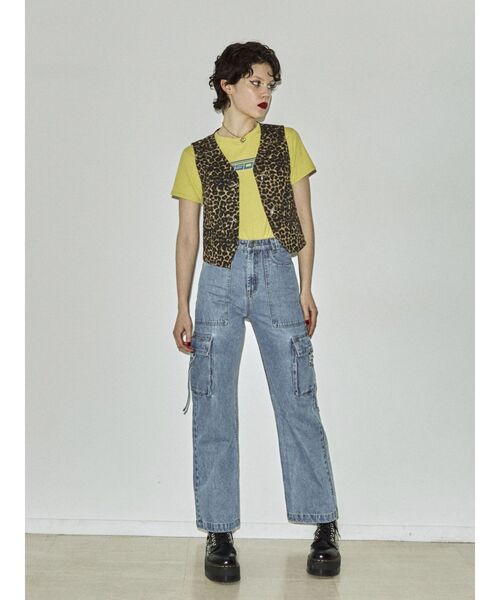 jouetie（ジュエティ）の「カーゴデニム（カーゴパンツ・レディース・ライトブルー/ブラック・SMALL/MEDIUM）」の3枚目の写真