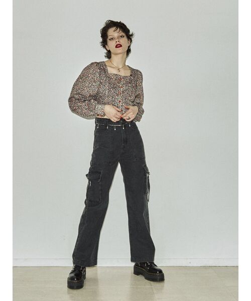 jouetie（ジュエティ）の「カーゴデニム（カーゴパンツ・レディース・ライトブルー/ブラック・SMALL/MEDIUM）」の7枚目の写真