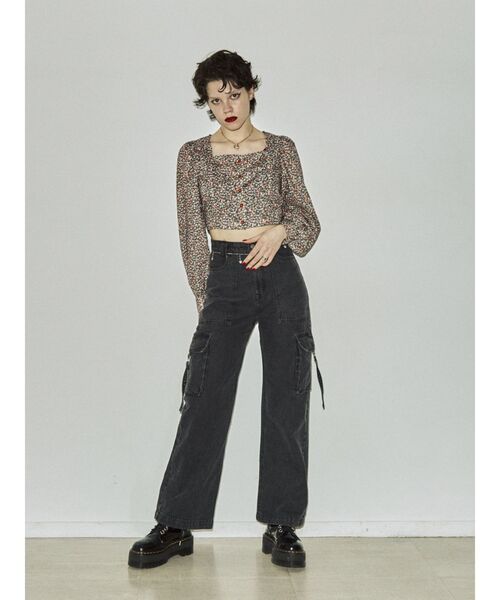 jouetie（ジュエティ）の「カーゴデニム（カーゴパンツ・レディース・ライトブルー/ブラック・SMALL/MEDIUM）」の9枚目の写真