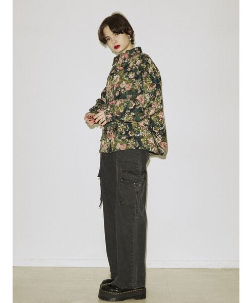 jouetie（ジュエティ）の「カーゴデニム（カーゴパンツ・レディース・ライトブルー/ブラック・SMALL/MEDIUM）」の15枚目の写真