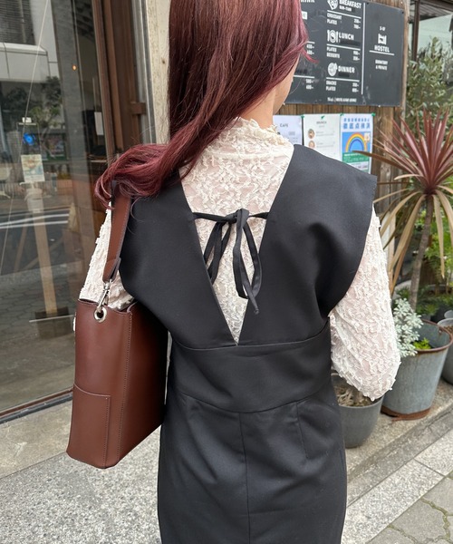 Ambre Neige(アンブルネージュ)の「Vネックジャンパースカート/【WEB/EC限定商品】(ジャンパースカート・レディース・ダークブラウン/ベージュ/ブラック・SMALL/MEDIUM)」の10枚目の写真