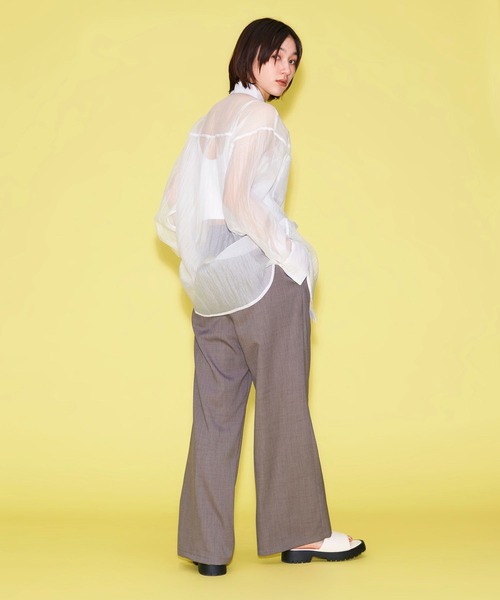 FOREVER 21(フォーエバー トゥエンティーワン)の「【MODE】レギュラーカラーシアーシャツ(シャツ/ブラウス・レディース・ホワイト/ブラック/レッド・FREE)」の6枚目の写真