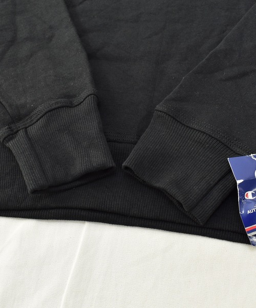 Champion（チャンピオン）の「【ヴィンテージ古着】Champion / チャンピオン ロゴ刺繍 スウェットパーカー デッドストック（パーカー・メンズ・ブラック・SMALL）」の2枚目の写真